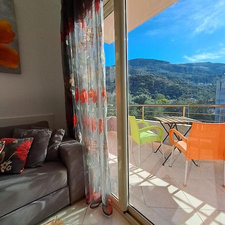 Flowers & Green 2 Bedrooms Apartment & Box Garage Vlorë Eksteriør billede