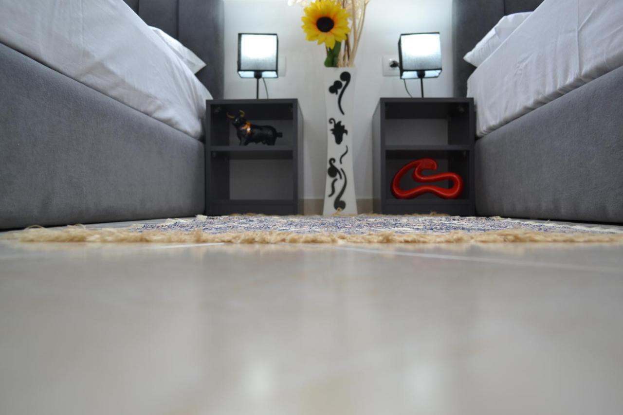Flowers & Green 2 Bedrooms Apartment & Box Garage Vlorë Eksteriør billede