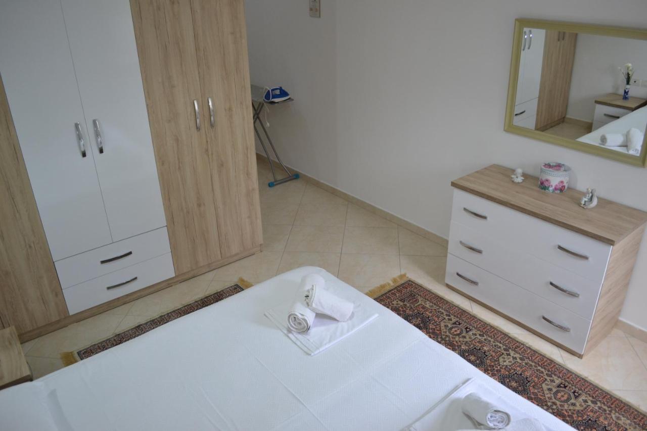 Flowers & Green 2 Bedrooms Apartment & Box Garage Vlorë Eksteriør billede