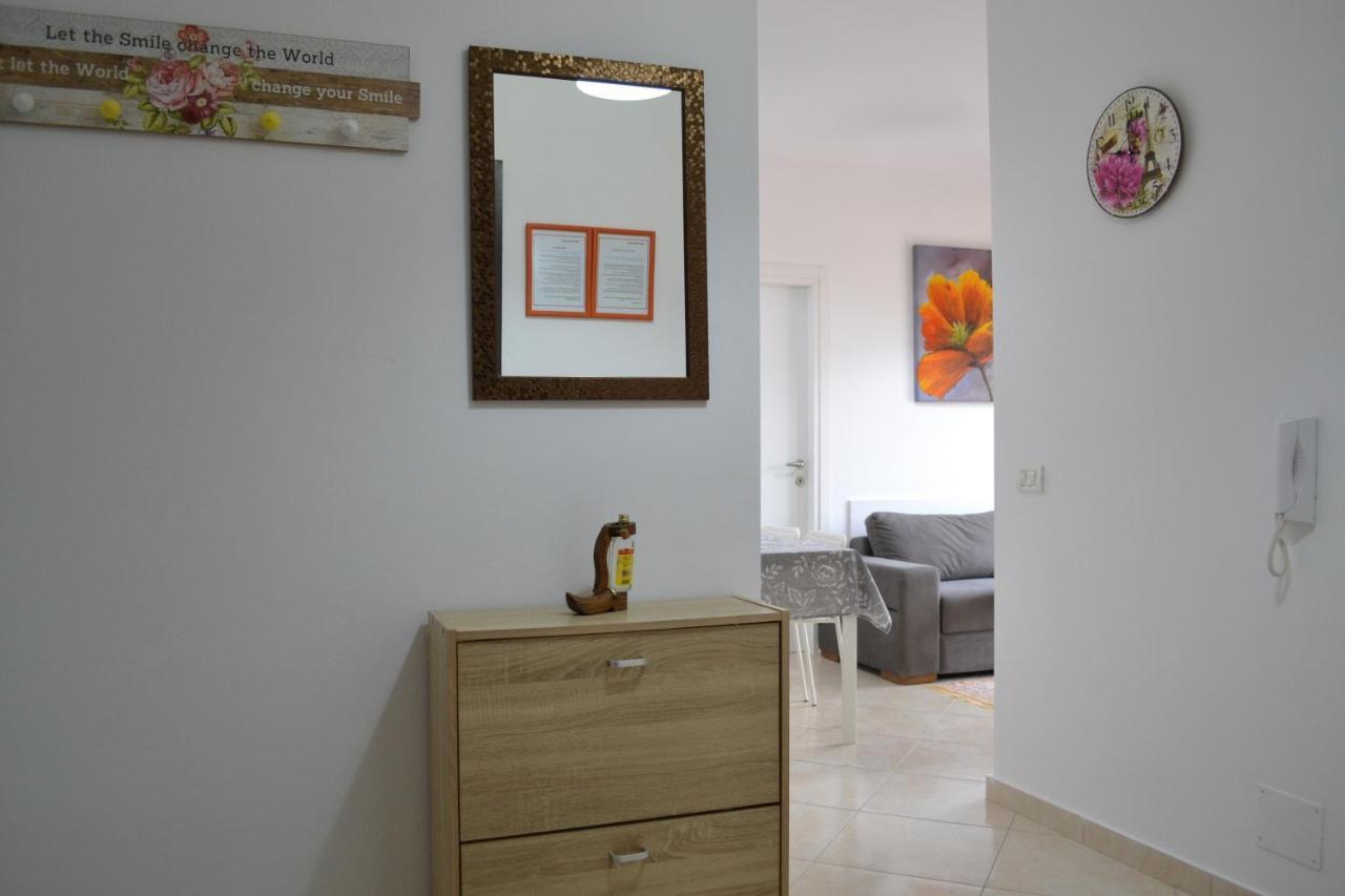 Flowers & Green 2 Bedrooms Apartment & Box Garage Vlorë Eksteriør billede