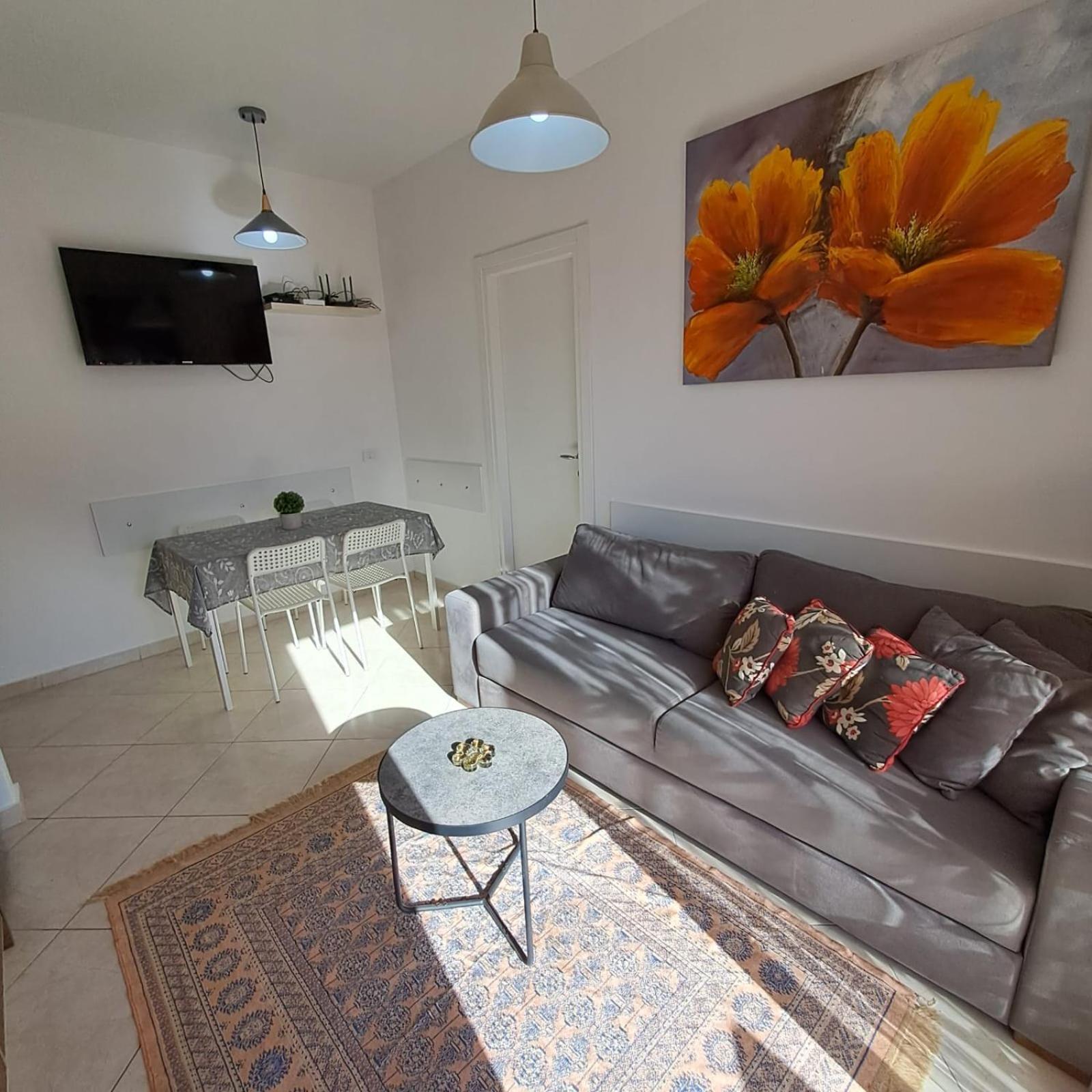 Flowers & Green 2 Bedrooms Apartment & Box Garage Vlorë Eksteriør billede