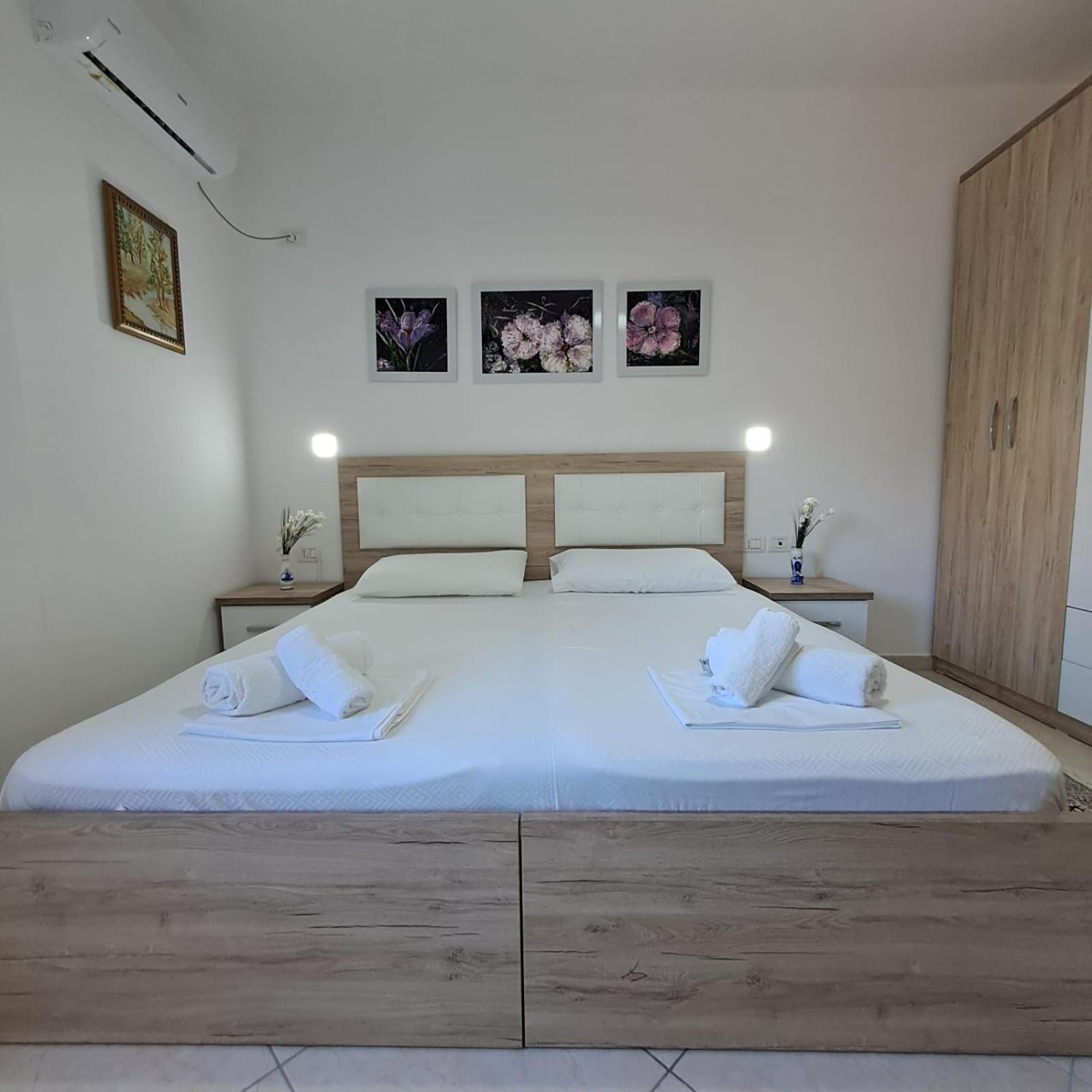 Flowers & Green 2 Bedrooms Apartment & Box Garage Vlorë Eksteriør billede