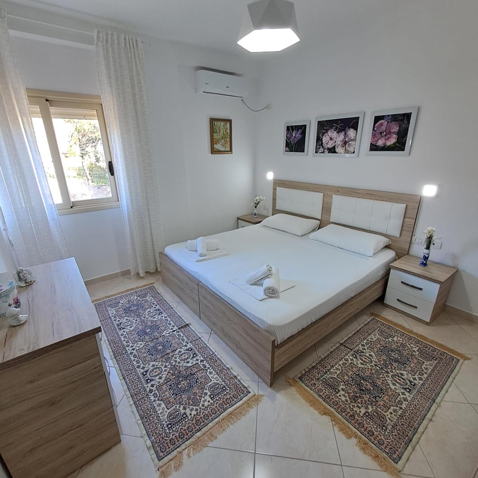 Flowers & Green 2 Bedrooms Apartment & Box Garage Vlorë Eksteriør billede