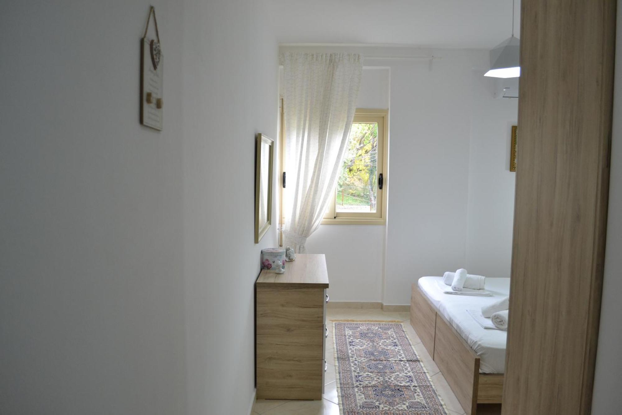 Flowers & Green 2 Bedrooms Apartment & Box Garage Vlorë Eksteriør billede